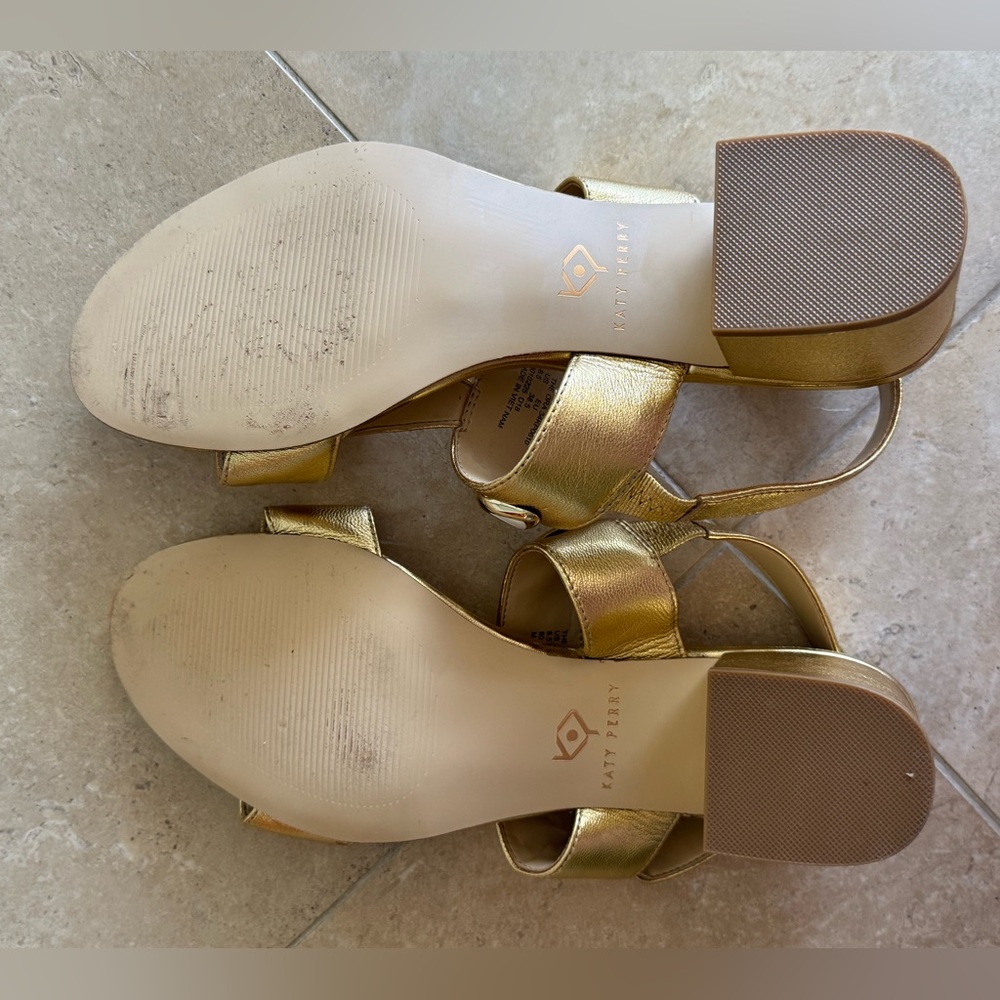 Like New! Katy Perry Ora Sandal Gold - Picture 10 of 10